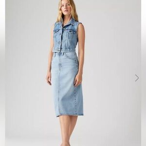 Levi’s High-rise Midi Denim Skirt